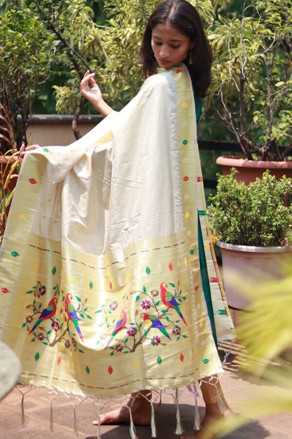 Elegant Off-White Semi-Silk Paithani Dupatta